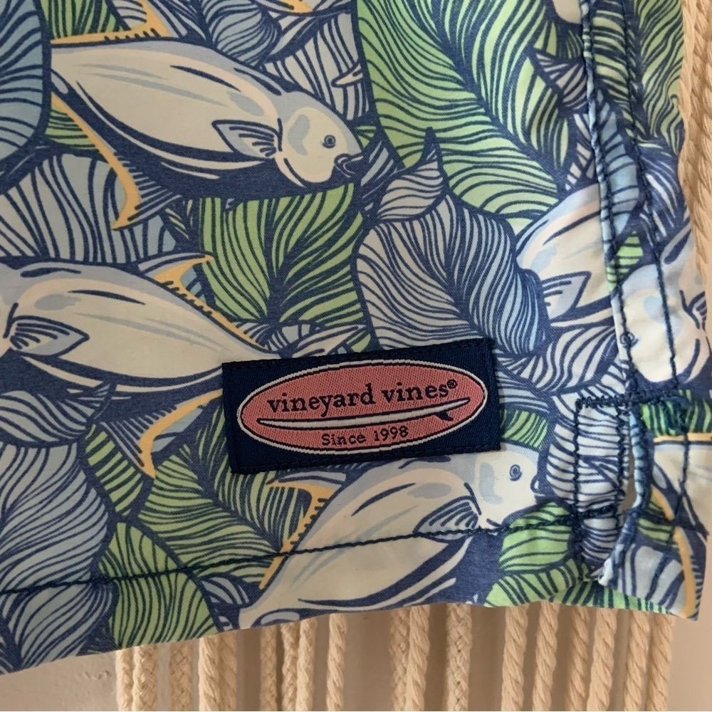VINEYARD VINES Men's 7" Fish Print Chappy Swim Trunks Blue Green Size Small - Picture 4 of 12